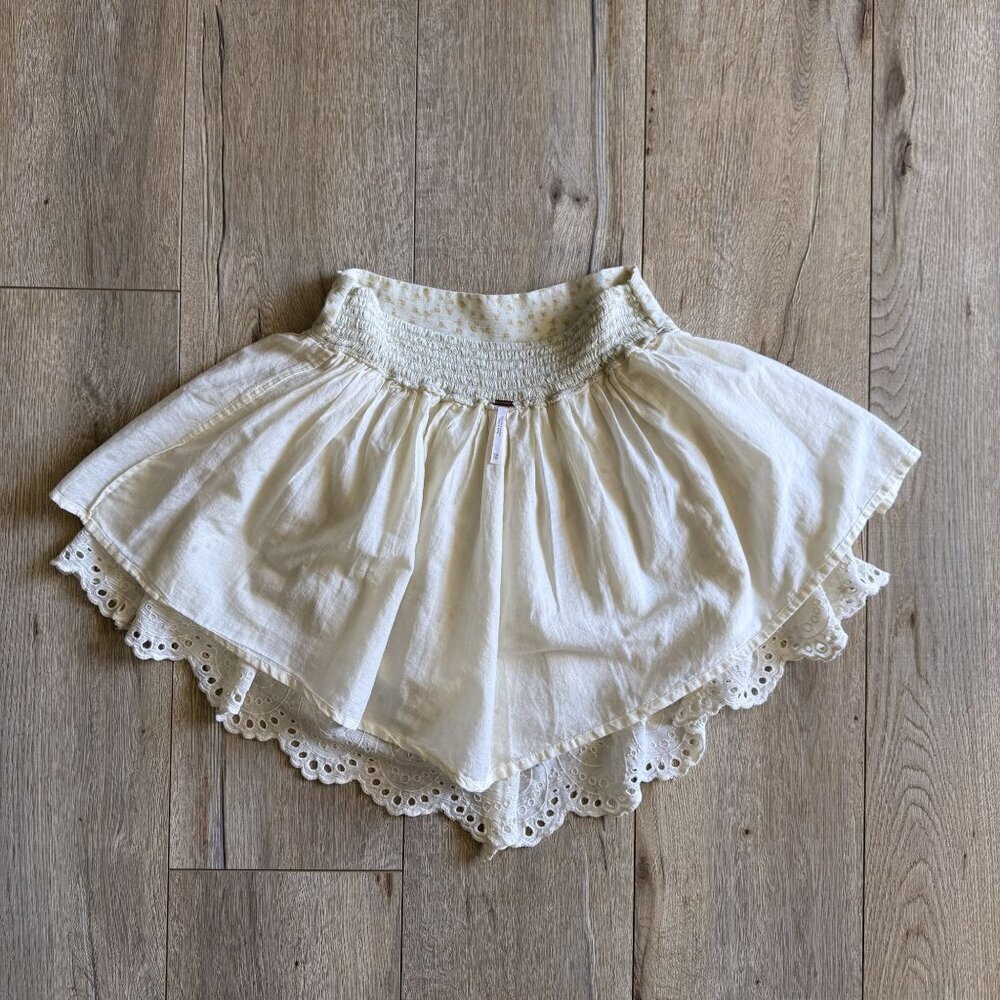 Free People jillian Cream Butter Yellow Ditzy Floral Eyelet Mini Skirt X-Small - Picture 8 of 9